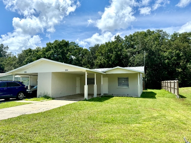 922-924 Hagle Park Rd