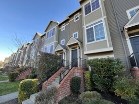 2336 NW Oak Knoll Pl in Beaverton, OR - Building Photo