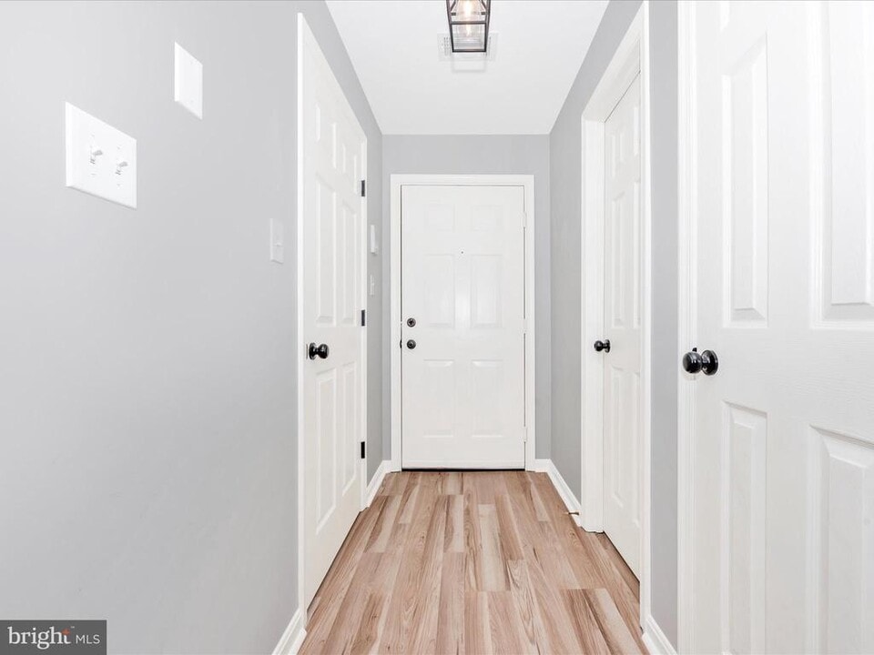 2501 Coach House Way in Frederick, MD - Building Photo