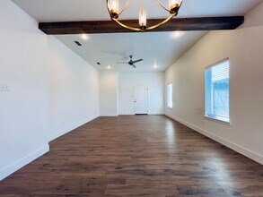 10404 Genoa Ave in Lubbock, TX - Building Photo - Building Photo