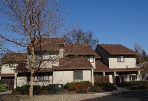 819 Adams Terrace in Davis, CA - Building Photo