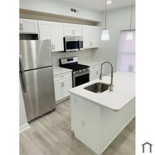 820 N Lakewood Ave in Baltimore, MD - Building Photo - Building Photo