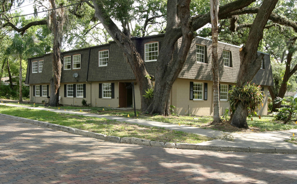 Chateau Hyerness in Orlando, FL - Foto de edificio