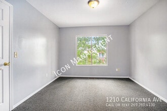 1210 California Ave in Kalamazoo, MI - Building Photo - Building Photo
