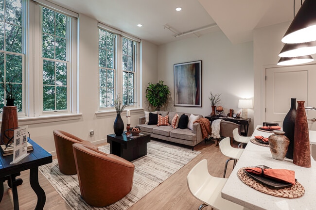 25 Public Square in Willoughby, OH - Foto de edificio - Interior Photo