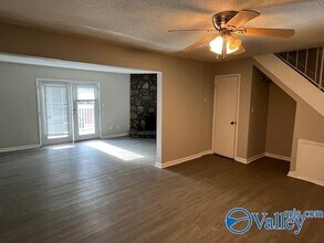 3933 Highridge Dr SW-Unit -B in Huntsville, AL - Building Photo - Building Photo