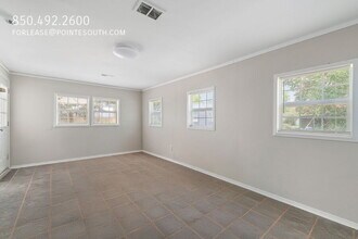 8 Goodman Ln in Pensacola, FL - Foto de edificio - Building Photo