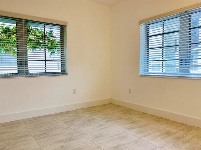 1201 Pennsylvania Ave in Miami Beach, FL - Building Photo - Building Photo