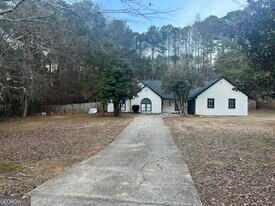 5455 Forest Falls Dr in Loganville, GA - Building Photo