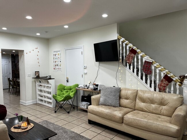 property at 2118 E Carson St