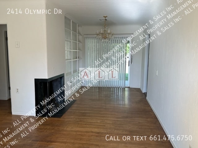 2414 Olympic Dr in Bakersfield, CA - Building Photo - Building Photo