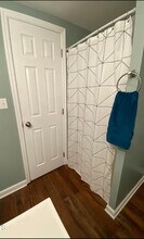 512 Meadow St in Harrogate, TN - Foto de edificio - Building Photo