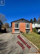 205 Talbot Crescent in Newmarket, ON - Building Photo