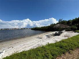 900 Scotia Dr in Hypoluxo, FL - Building Photo