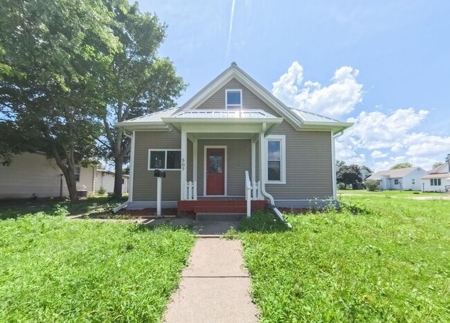 property at 507 W Lincoln Way