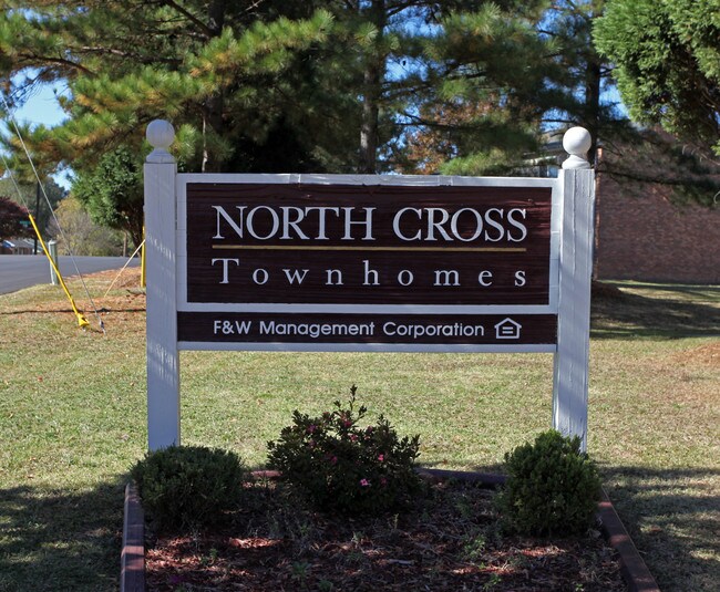 Northcross Townhomes in Charlotte, NC - Building Photo - Building Photo