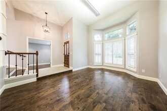 6401 Back Bay Ln in Austin, TX - Foto de edificio - Building Photo