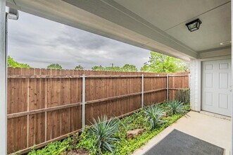 4608 Sausalito Dr in Arlington, TX - Foto de edificio - Building Photo