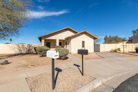 1510 E St Anne Ave in Phoenix, AZ - Foto de edificio - Building Photo