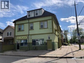 401 ON-401 in Windsor, ON - Building Photo