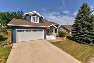 4025 Wild Flower Dr in Rapid City, SD - Building Photo - Building Photo