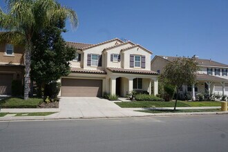 10958 Clover Cir in Corona, CA - Building Photo - Building Photo