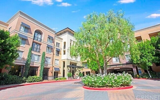 24505 Town Center Dr, Unit Unit# 7102