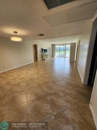 565 Oaks Ln in Pompano Beach, FL - Building Photo - Building Photo