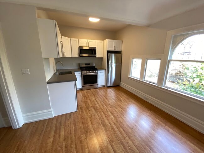 535 30th St, Unit #2, Unit #2