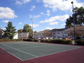 Essington Village in Columbus, OH - Building Photo - Building Photo