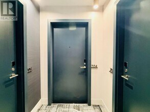 65 Broadway Ave in Toronto, ON - Building Photo - Building Photo