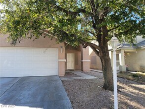 5987 Stone Hollow Ave in Las Vegas, NV - Building Photo - Building Photo