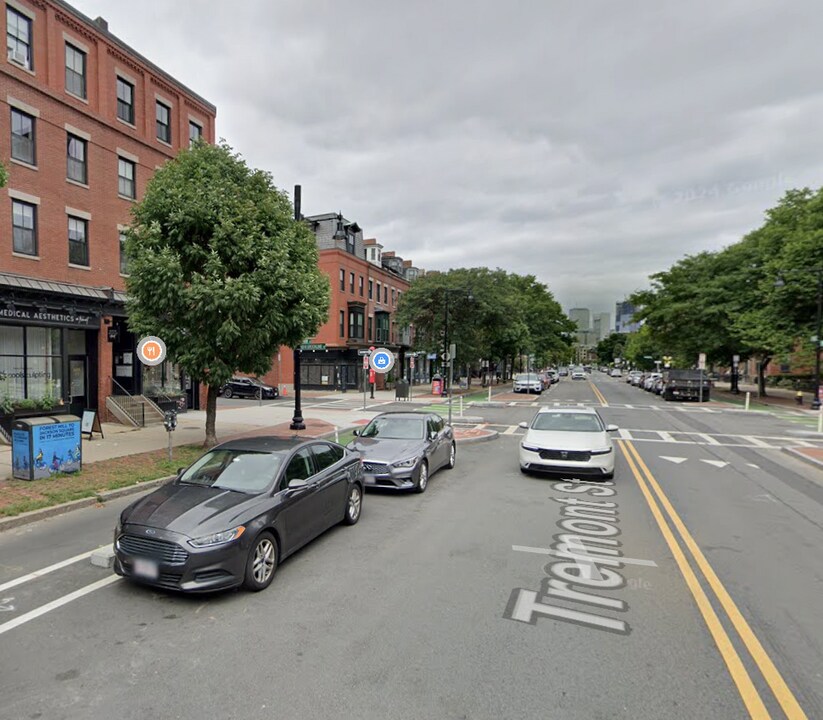 1017 Tremont St, Unit 1 in Boston, MA - Foto de edificio