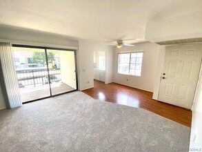 8565 Summerdale Rd in San Diego, CA - Foto de edificio - Building Photo