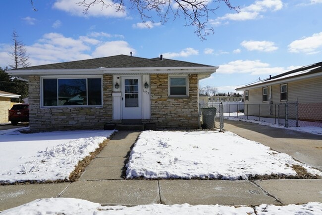 property at 1453 W Barnard Ave