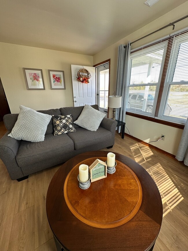 846 7th St in St Mary, MO - Foto de edificio - Building Photo