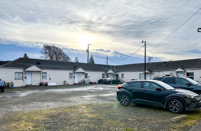 1010 Ivy Ave in Tillamook, OR - Building Photo - Building Photo