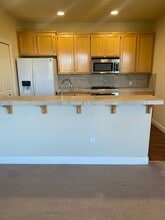 202 Johnson St in Windsor, CA - Building Photo - Building Photo