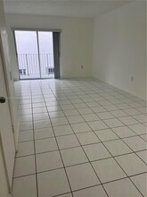 2750 W 76th St in Hialeah, FL - Building Photo - Building Photo