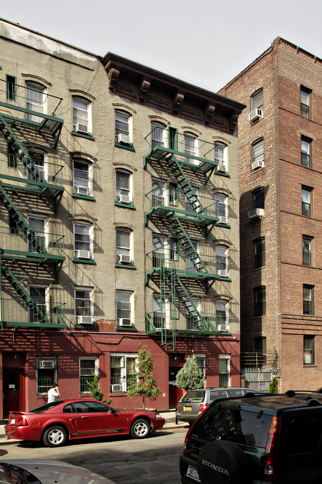 506 E Fifth St in New York, NY - Foto de edificio - Building Photo
