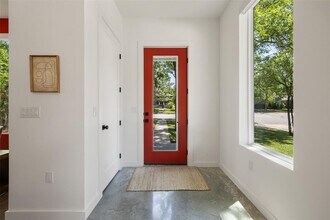 1800 Singleton Ave in Austin, TX - Building Photo - Building Photo