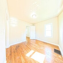 1201 Bundy St in Des Moines, IA - Building Photo - Building Photo