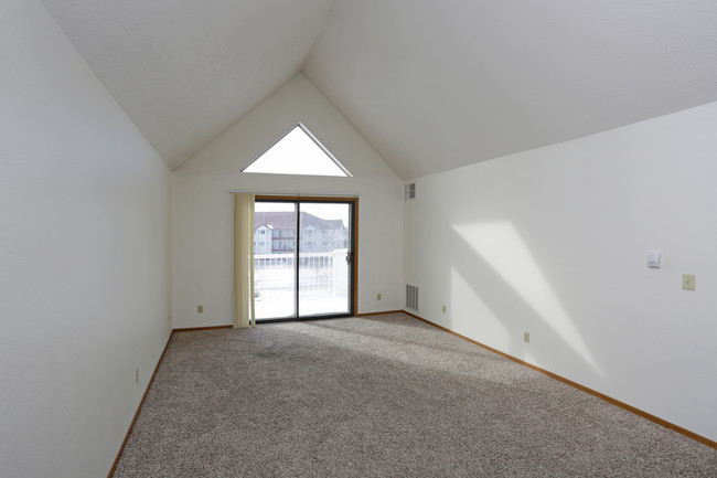 Willow Park in Fargo, ND - Building Photo - Interior Photo