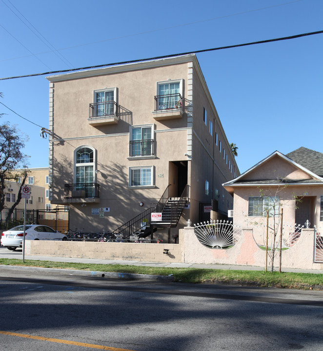 628 W 30th St in Los Angeles, CA - Building Photo