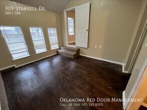 909 Stansell Dr in Midwest City, OK - Building Photo - Building Photo