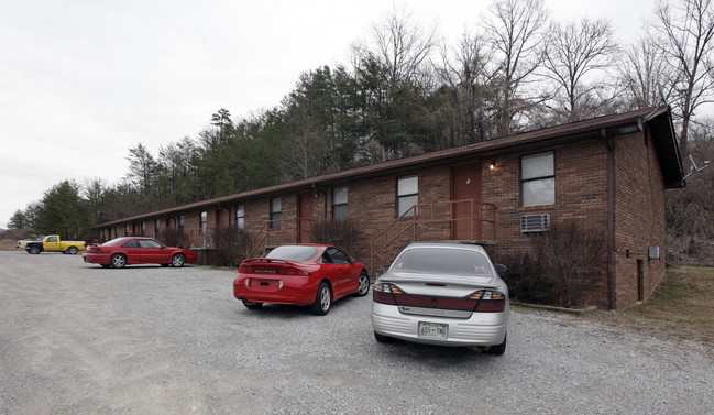 1141 Main St in Jacksboro, TN - Building Photo - Building Photo