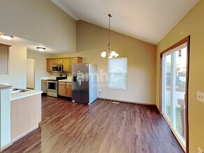 8023 Crete Ln in Blacklick, OH - Foto de edificio - Building Photo