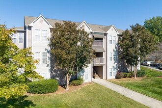 Abbington Place Apartments in Greensboro, NC - Building Photo - Building Photo