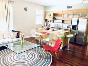 1330 Drexel Ave in Miami Beach, FL - Building Photo - Building Photo