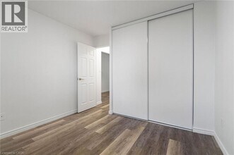 223 Jackson St W in Hamilton, ON - Building Photo - Building Photo